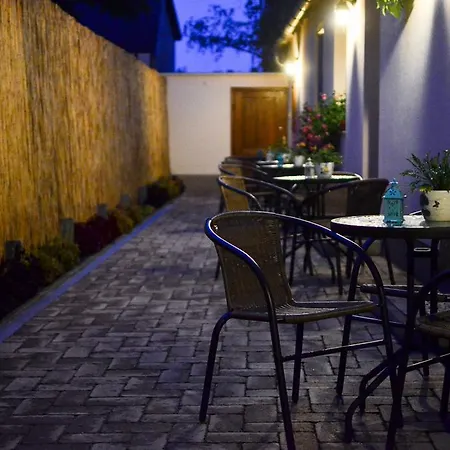 Apartment Pava Apartmanhaz *