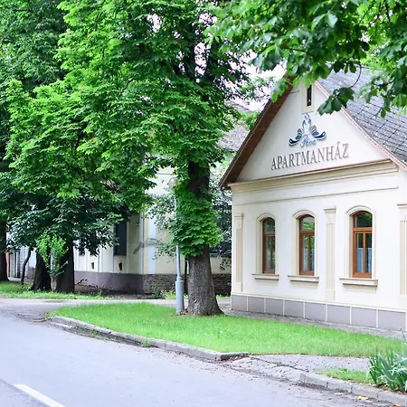 Appartement Pava Apartmanhaz *