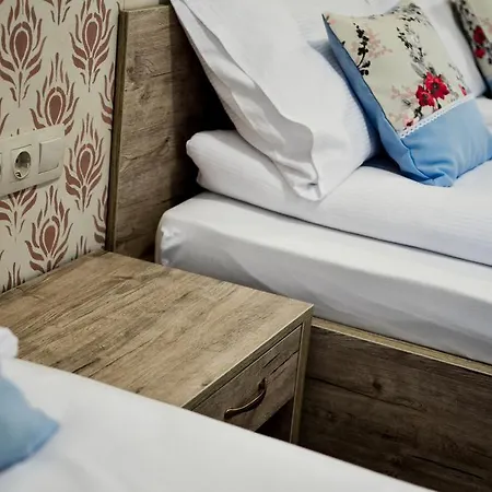 아파트 Pava Apartmanhaz Makó