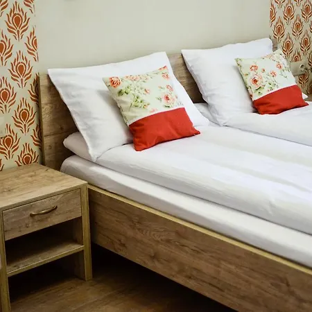 Pava Apartmanhaz 公寓 *
